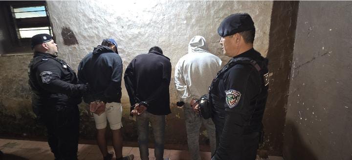 Eldorado: detuvieron a ocho integrantes de una banda acusada de robos y cobro de peajes ilegales - Imagen 2